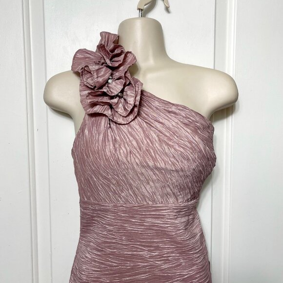 Eliza J One Shoulder Textured Dress With Floral Detail in Dusty Rose Size 8 - Picture 3 of 10
